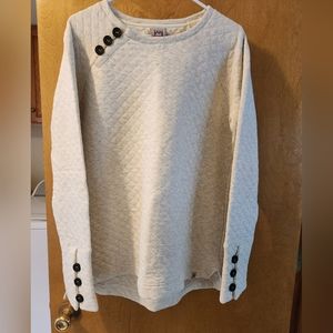 Quilted sweater w/ button detail